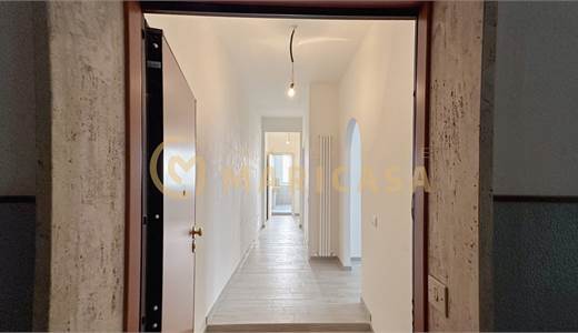 Piccola palazzina, completamente ristrutturato