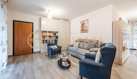 Piano terra con giardino privato 3 camere 2 bagni